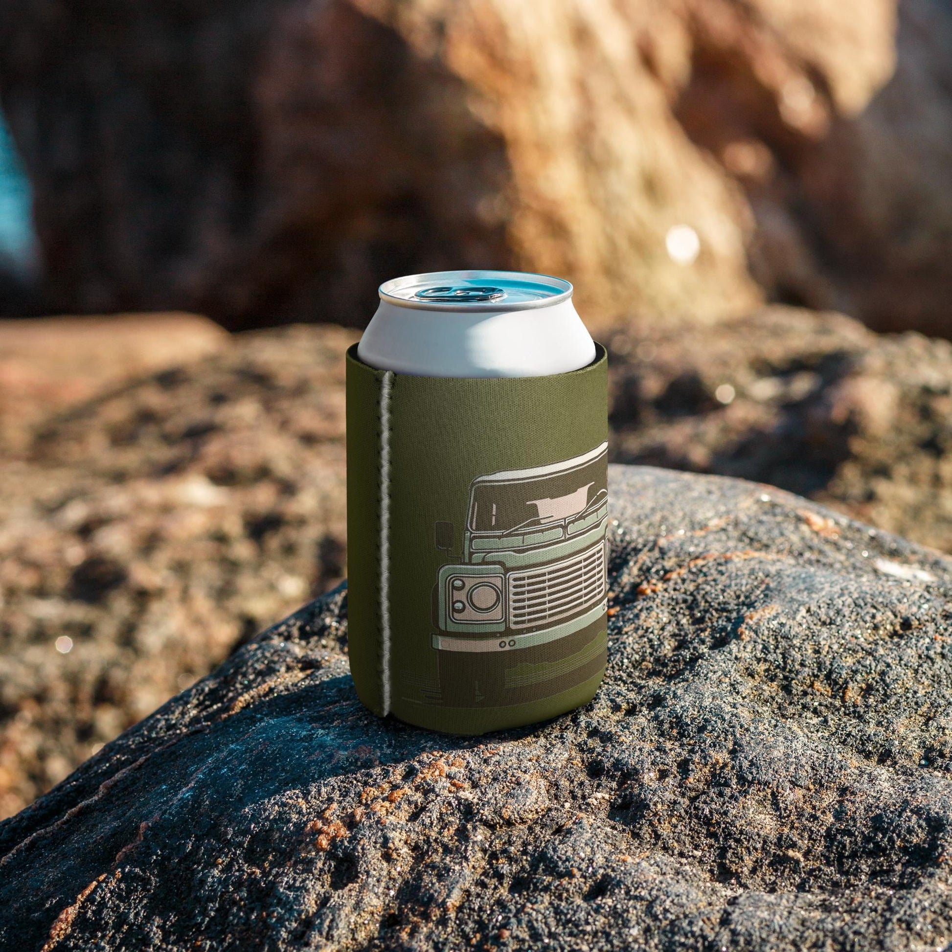 Land Rover Can Cooler | Keeps Drinks Cold, Series Rover Design, Perfect Gift for Campers & Outdoor Enthusiasts