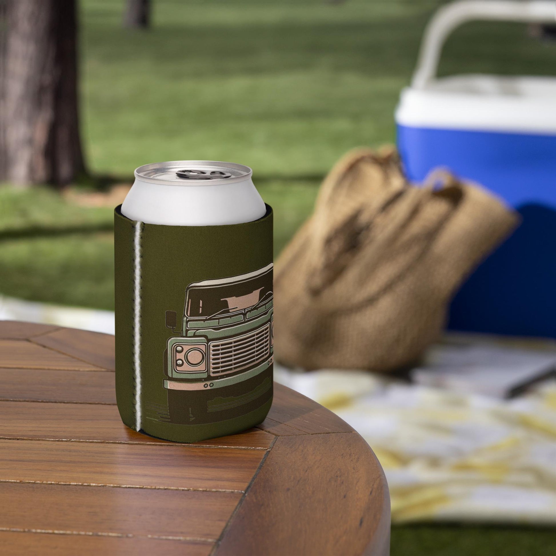 Land Rover Can Cooler | Keeps Drinks Cold, Series Rover Design, Perfect Gift for Campers & Outdoor Enthusiasts