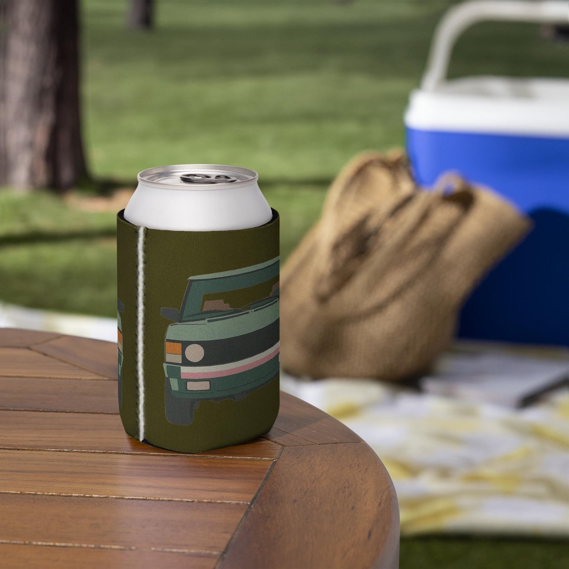 Range Rover Classic Can Cooler | Insulated Drink Holder | Vintage Car Gift | Perfect for Outdoor Parties & Road Trips